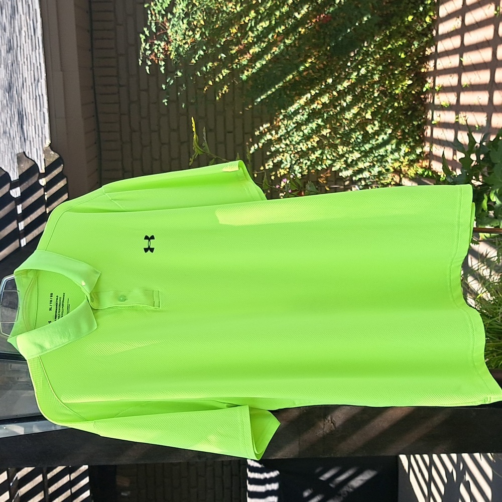 Men's UnderArmour golf polo, size XL, light green